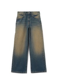 Jean bleu à jambes larges, délavé au niveau des cuisses, avec un design à cinq poches, texture en denim et une fermeture par bouton en métal à la taille.