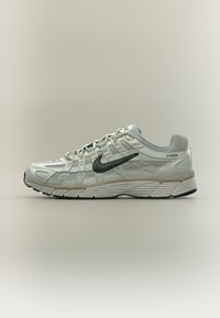 Επιλέχθηκε, lt pumice/camo green/lt silver coloured/spruce fog/off white