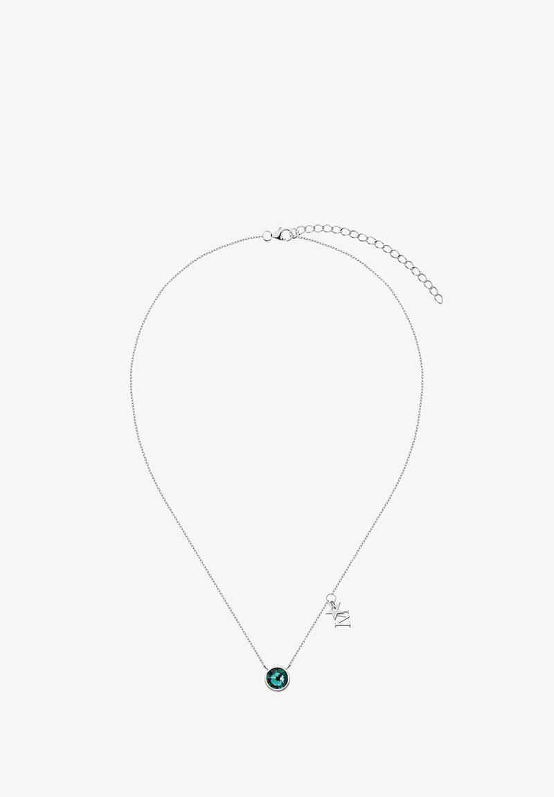 Srebrny naszyjnik z łańcuszka z okrągłym zawieszką z turkusowego kamienia oraz małym zawieszką z logo, z regulowanym łańcuszkiem do dopasowania.