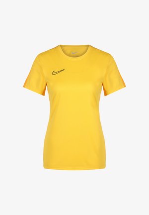 Geel Nike T-shirt met korte mouwen en ronde hals. Beschikt over een zwart Nike-logo op de bovenste linkerborst en een glad, lichtgewicht materiaal.