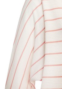 Weißer Stoff mit strukturiertem Waffelmuster und sanften rosa horizontalen Streifen. Besitzt einen lässigen Fall und einen dezenten Glanz.