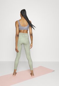 Nike Performance Leggings - olive