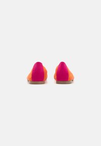 Marco Tozzi Baleriinad - carrot