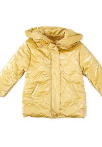 Chaqueta de invierno acolchada con capucha en un color amarillo dorado, con bolsillos laterales y cierre de botón a presión.