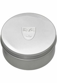 Runder metallischer Behälter mit einer glatten silbernen Oberfläche; verfügt über ein geprägtes Gesichtdesign auf dem Deckel und eine strukturierte Kante entlang des Randes.