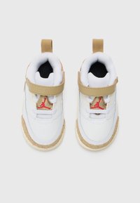 Jordan SPIZIKE UNISEX - Sportbačiai - white/fire red/desert camo/sail/light orewood brown