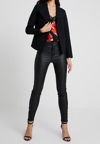 VILA Tunn jacka - black