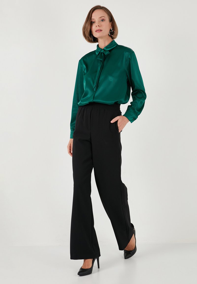 LELA REGULAR FIT - Button-down blouse - emerald green/dark green - Zalando