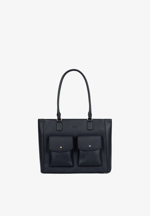 Zwarte leren totebag met twee voorkleppockets en gouden drukknopen, voorzien van dubbele schouderriemen.