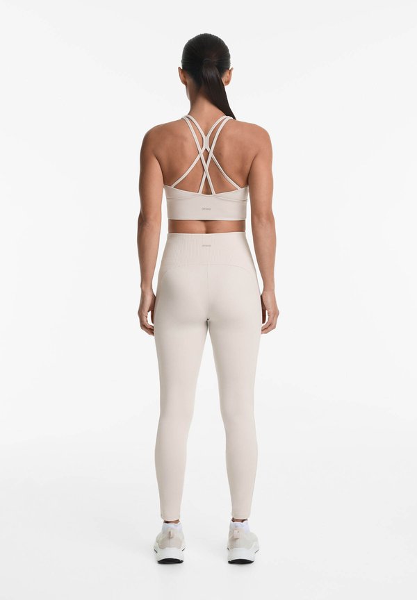 MEDIUM-SUPPORT COMFORTLUX WITH CUPS - Sport-BH mit leichter Stützkraft - sand