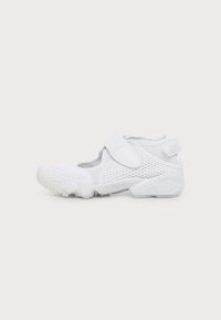 Δεν επιλέχθηκε, white/pure platinum