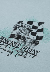 Abercrombie & Fitch GRAND PRIX - Triko s potiskem - gray mist
