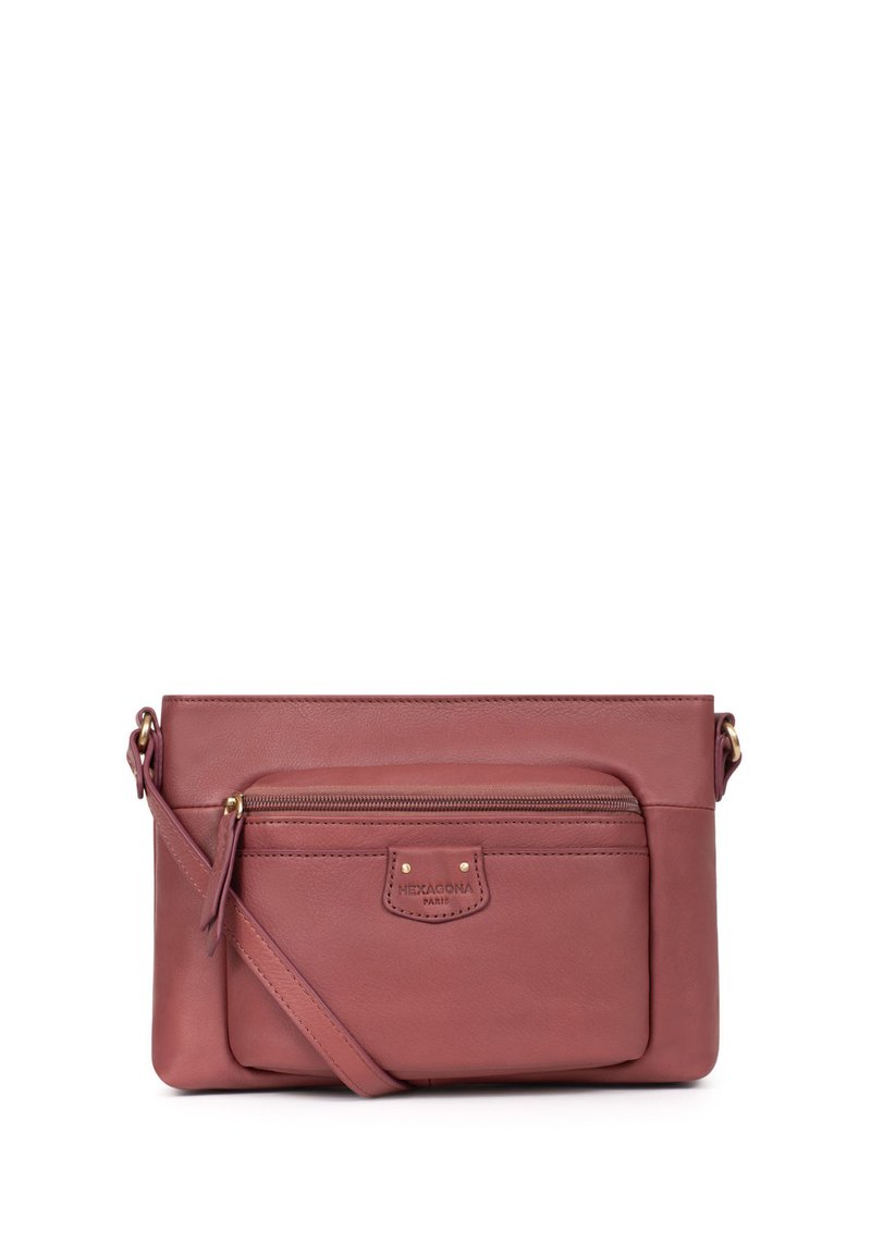 Borsa a tracolla in pelle color rosa con tasca anteriore con zip, hardware color oro e tracolla rimovibile. Texture liscia e design minimalista.