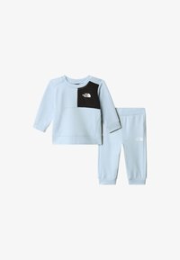 Selected, polar haze