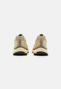 Salomon Sportstyle XT-6 MINDFUL 3 UNISEX - Tenisice - white pepper/transparent yellow