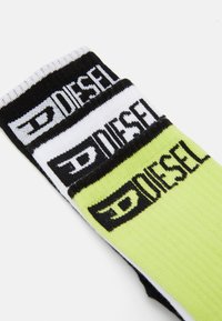 Diesel SKM-D-DIVISION-MID-CUT-CUSHIONED-SOCKS 3 PACK - Sokid - e7030