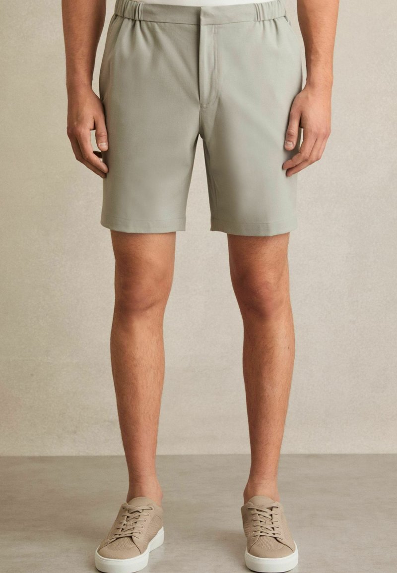 Reiss REGULAR FIT - DECK - Shorts - sage green