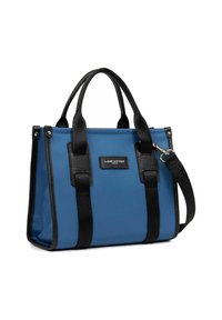 Sac fourre-tout bleu en nylon avec des accents en cuir noir. Caractéristiques de courtes poignées et d'une bandoulière amovible. Fini texturé et détail du logo.