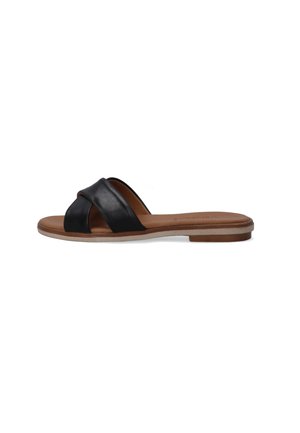 Schwarze Leder-Slidesandalen mit überkreuzten Riemen und einer niedrigen, flachen, hellbraunen Sohle. Glatte Textur mit minimalistischem Design. Geeignet für die Freizeit.