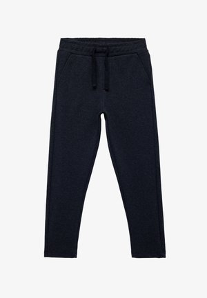 Donkerblauwe sweatpants van een zachte, gestructureerde stof. Voorzien van een elastische tailleband met trekkoord, zijzakken en een taps toelopend ontwerp van de broekspijpen.