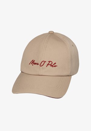 Casquette de baseball beige avec texte brodé en rouge "Marc O' Polo" sur le devant et coutures visibles sur la visière et les panneaux.