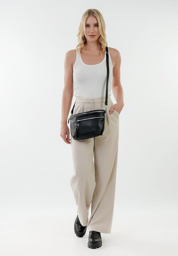 NELE - Umhängetasche