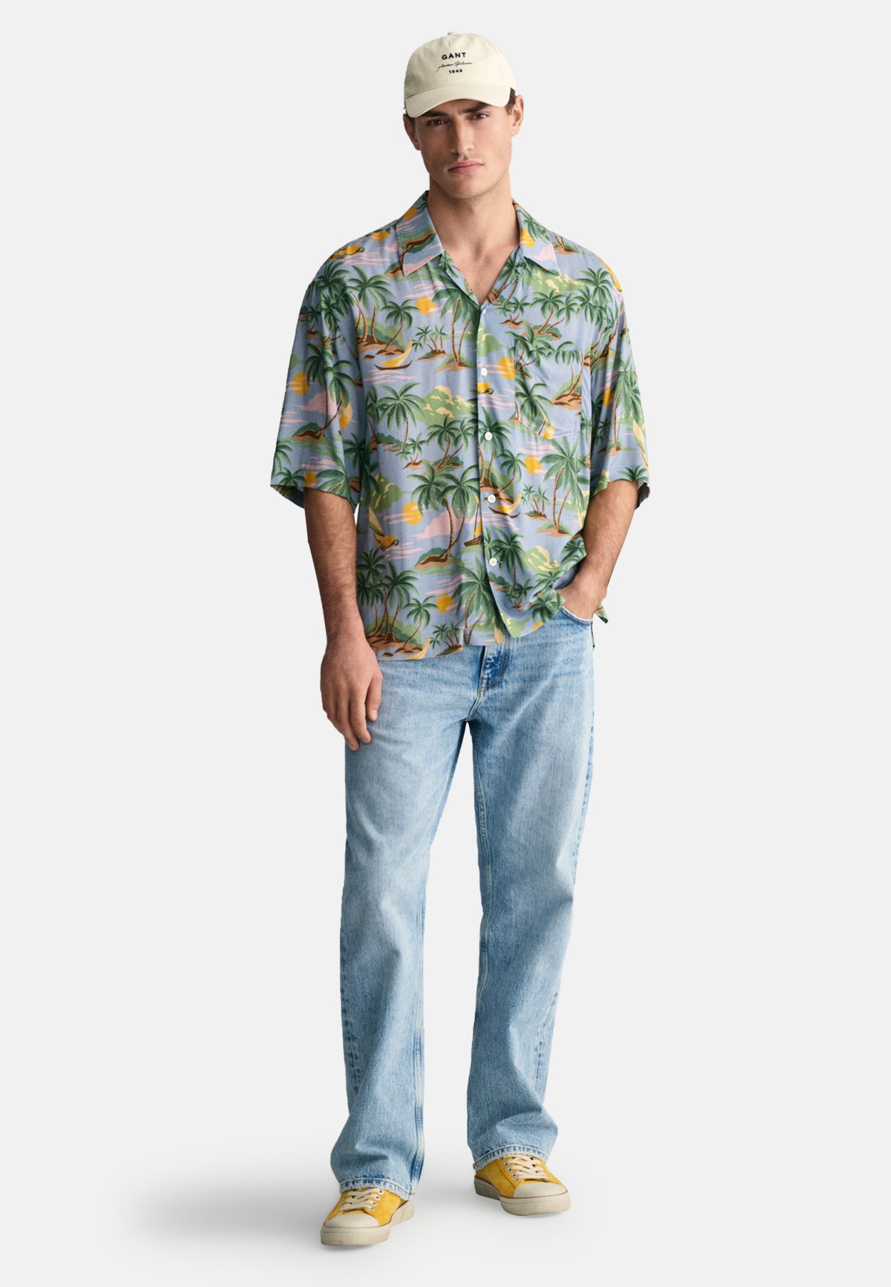 RELAXED FIT HAWAIIAN SHORT SLEEVE
