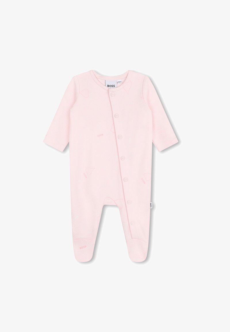 Un body pour bébé rose clair en tissu doux. Il présente des manches longues, une fermeture à boutons pressions et un motif subtil avec des logos.