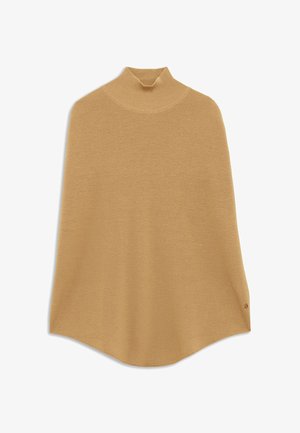 Beige neuleponcho, jossa on korkea kaulus, sileä rakenne ja rento istuvuus. Ominaisuuksiin kuuluu pyöristetty helma ja hienovarainen brändäys sivulla.