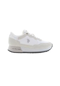 Zapatillas blancas con acentos de ante, parte superior de malla, suela de goma negra y un logo sutil. Presentan un diseño de cordones y un talón acolchado para mayor comodidad.