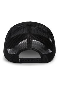 Gorra negra con malla en la parte trasera, visera curva y cierre ajustable a presión. El interior tiene un acabado suave con un sutil brillo.