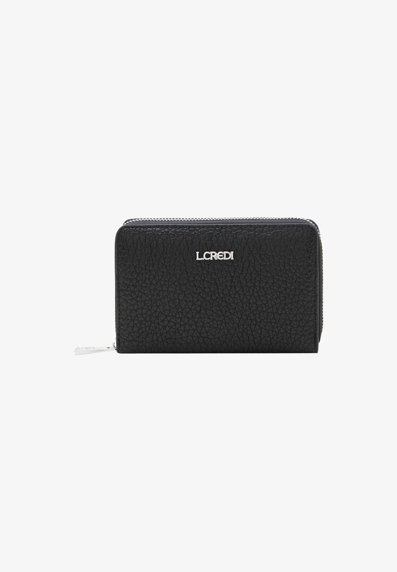 Portafoglio in pelle nera con superficie texturizzata e hardware argentato. Presenta una chiusura con zip e logo del brand impresso sul davanti.