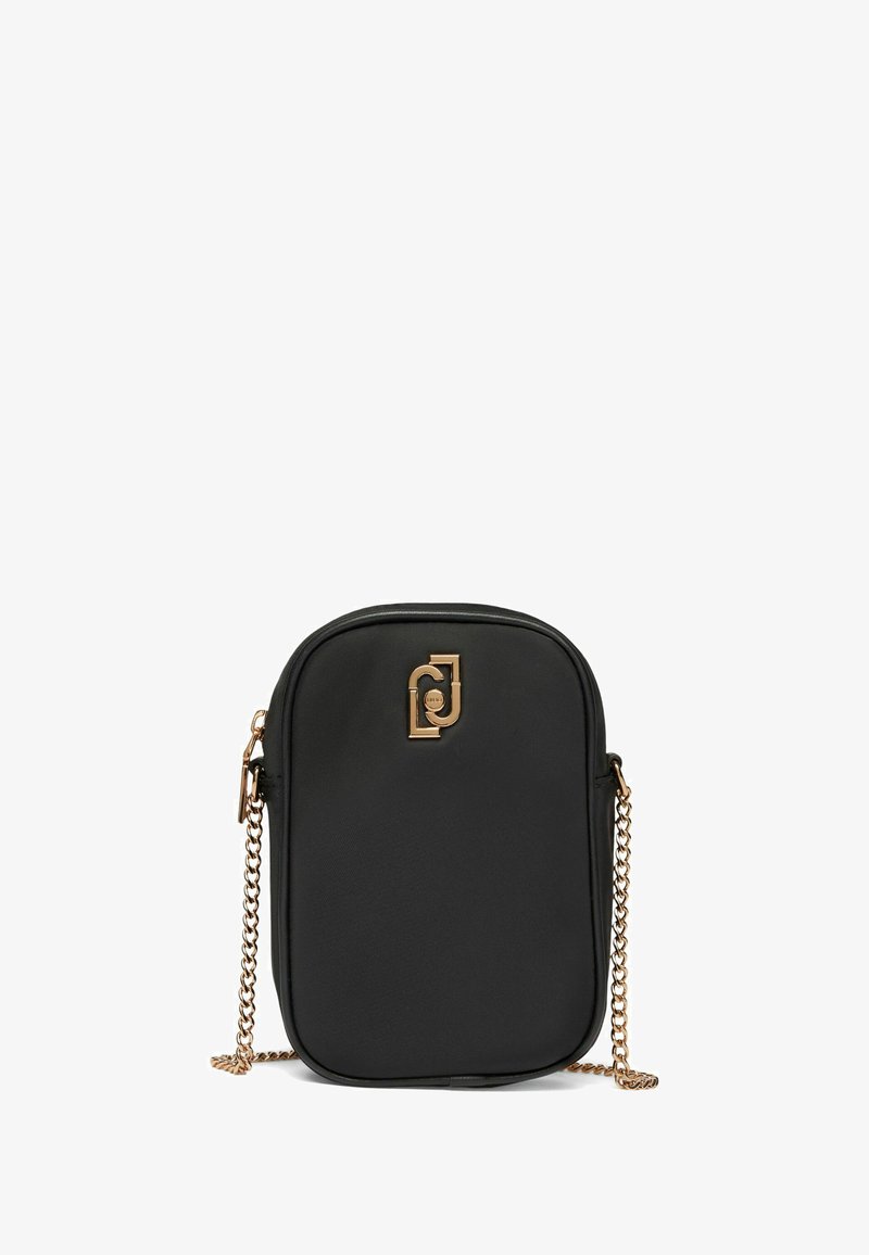 Borsa a tracolla nera in ecopelle con forma arrotondata, tracolla a catena dorata e logo ben visibile sul fronte.