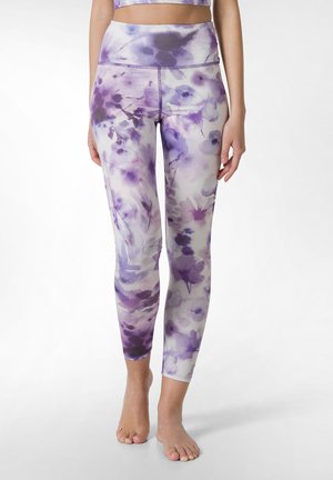 Leggings made of stretchy fabric featuring a watercolor floral pattern in shades of purple and white, with a high waist and ankle length.