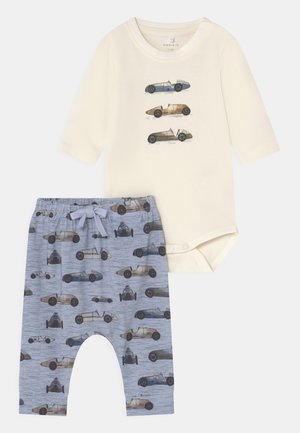 NBMBEN SET - Pantaloni - whisper white