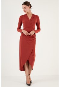 Cocktailjurk - brick red