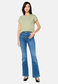 WITH HIGH WAIST - Kavbojke na zvonec - medium blue