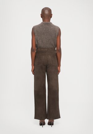 Classificação 16: Stylein - VICTORY - Calças de couro