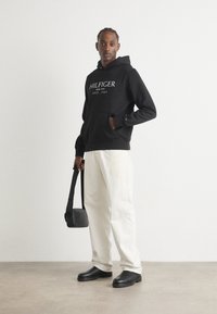 Tommy Hilfiger HOODY - Felpa - black
