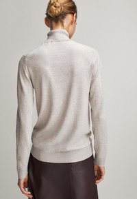 Massimo Dutti Neule - nude