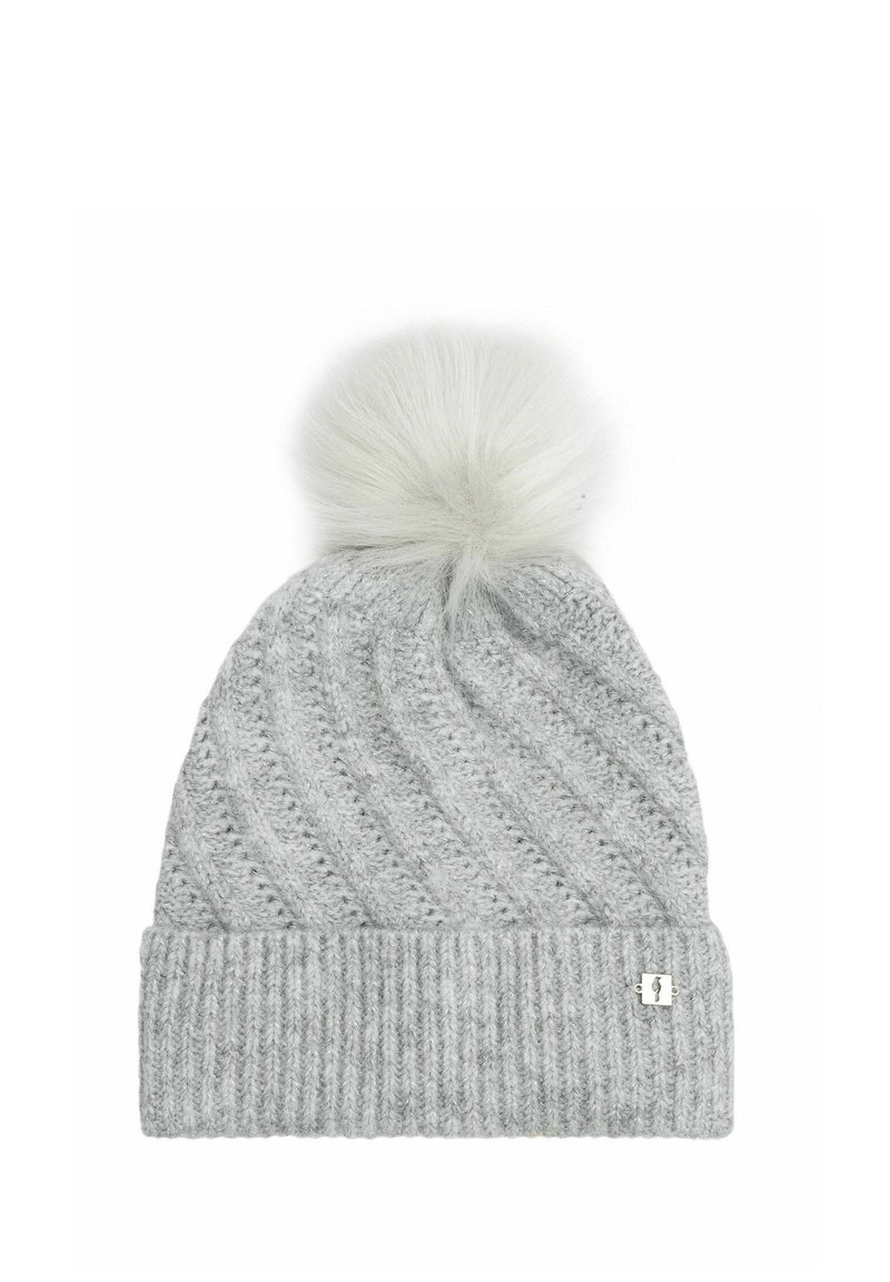 Szara, dziana czapka beanie z teksturowanym wzorem, z puszystym pomponem na czubku i ściągaczem u podstawy. Mały metalowy akcent w formie logo.