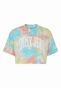 T-shirt cropped in tie-dye pastello con colori blu, rosa e giallo. Presenta il logo bianco "TOMMY JEANS" arcuato. Materiale in cotone morbido.