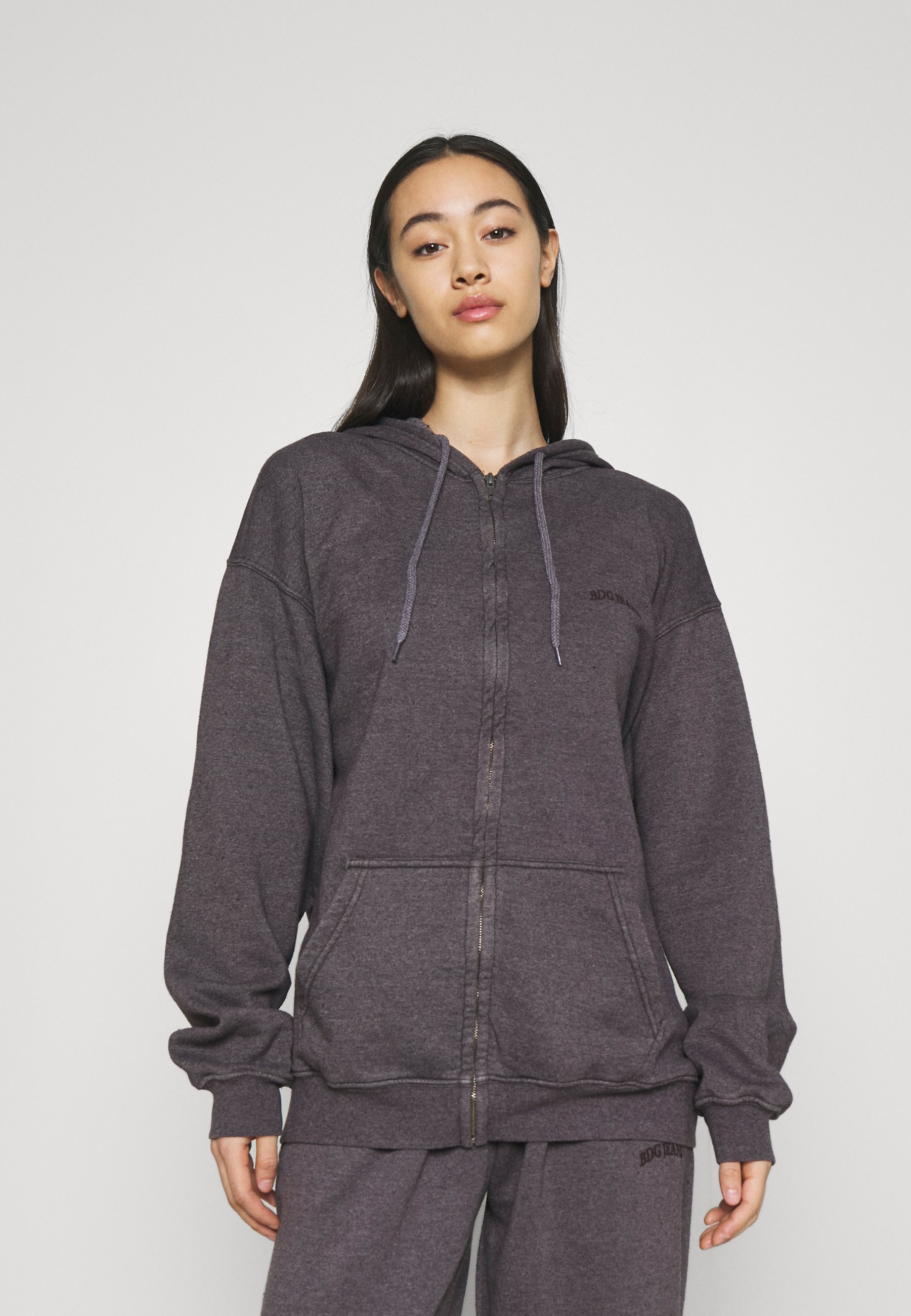 urban outfitters sweatjacke