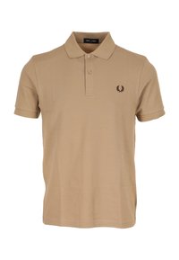 Beige polo shirt van katoen, met een knoopsluiting met twee knopen, korte mouwen en een geborduurd logo in donkerbruin op de linkerborst.