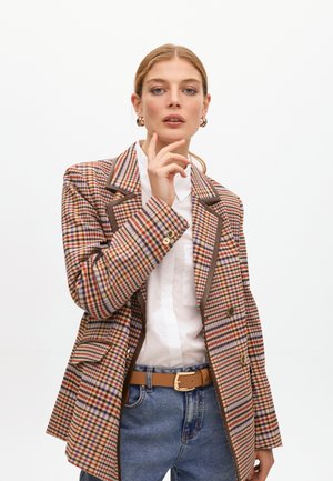 Blazer - brown