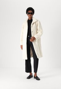 BOSS CAYLINA - Abrigo de invierno - open white