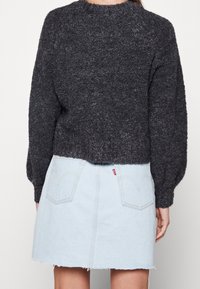 Vero Moda Stickad tröja - mottled dark grey