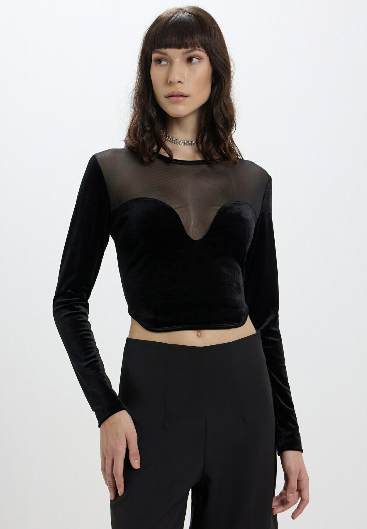 Top Donna Maniche Lunghe Scollo A Cuore: Crop Top Aderente Basic In Tessuto Morbidissimo, Taglie Comode