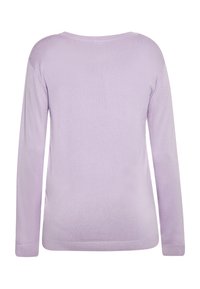 Maglione lilla con maniche lunghe, colletto e polsini a costine, texture liscia e design aderente. Vista posteriore che mostra un colore e un tessuto uniformi.