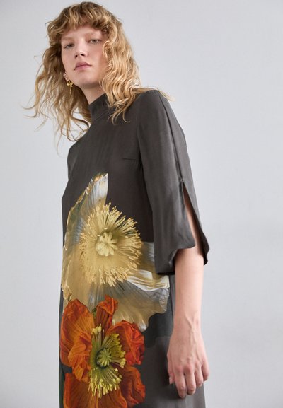 Stine Goya SUSANNE - Vestido de cóctel - grey